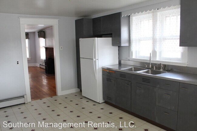 Building Photo - 2 br, 1 bath House - 701 Baer Ave