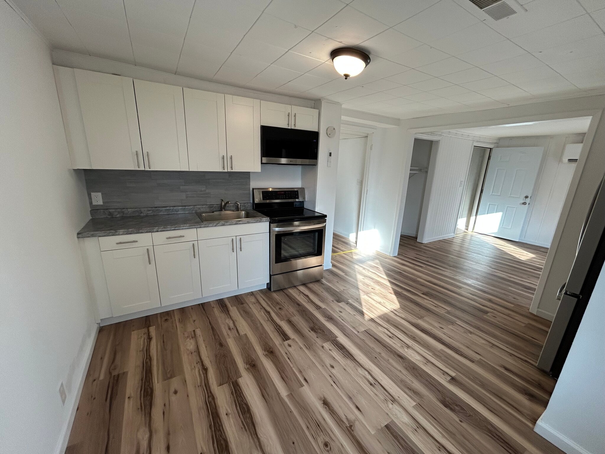 Building Photo - 515 W Vine St