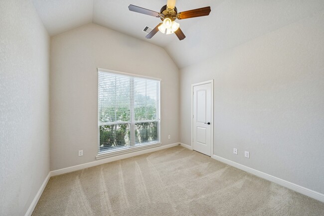 Building Photo - 15115 Flintridge Lake Ln