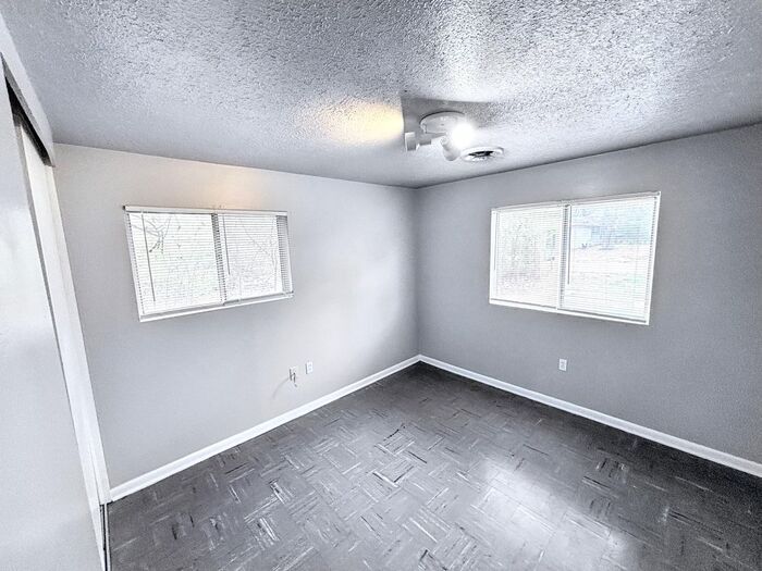 Building Photo - 3018 Meadow Forest Dr