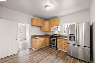 Building Photo - 400 Bissell Ave