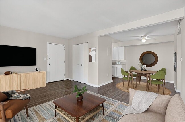 Building Photo - Brentwood Apartment Homes