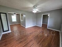 Building Photo - 112 E Acres Dr SE