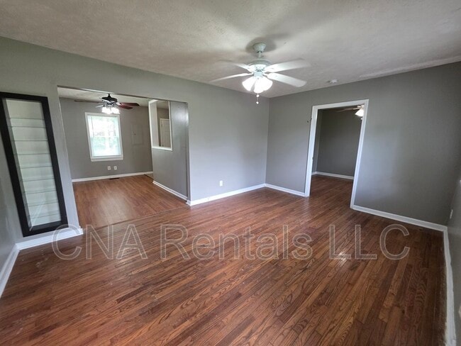Primary Photo - 112 E Acres Dr SE