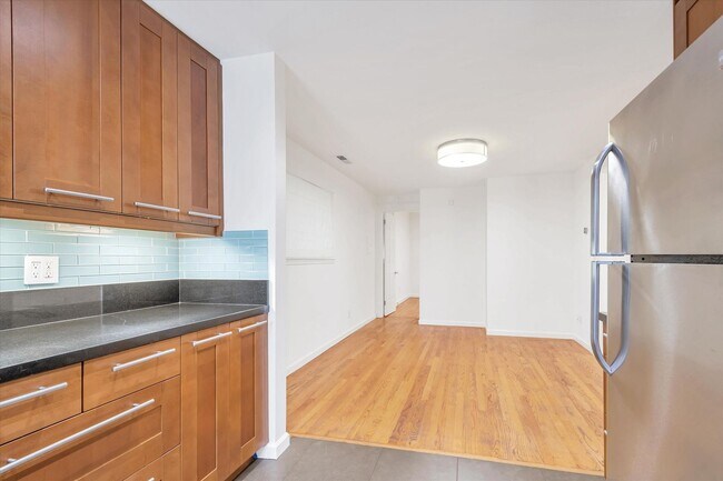 Building Photo - Two Bedroom Condo in Hayes Valley - Please Contact for Showing Availability!