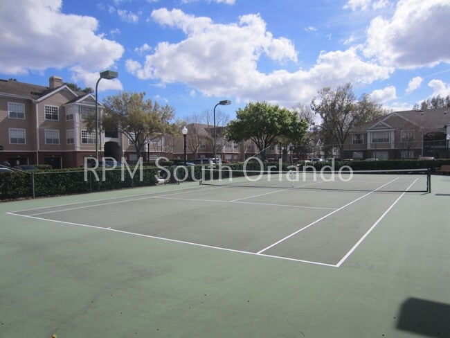 Building Photo - Great location!