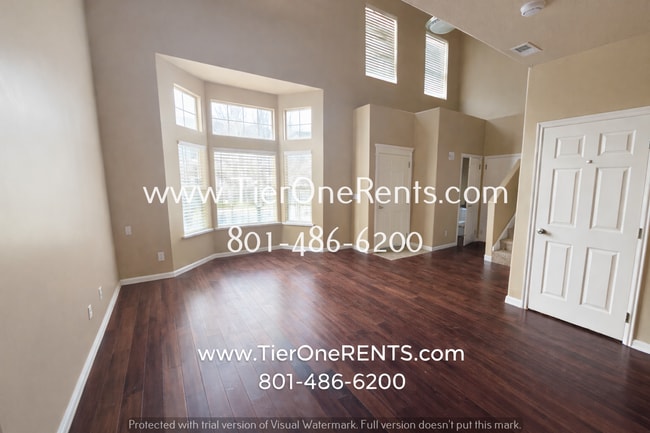 Building Photo - NO DEPOSIT option available for qualified renters!