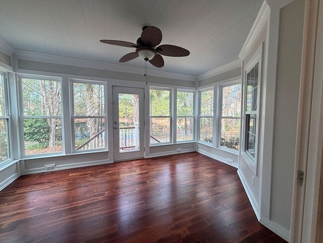 Building Photo - Available 1/15. Beautiful Remodeled 5 BR/4 BA Home in Park West!