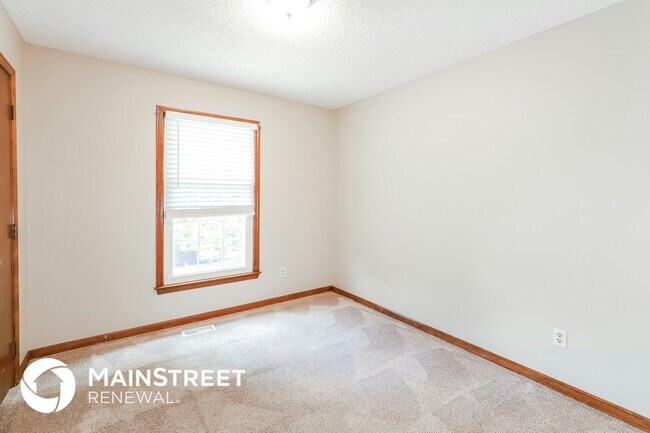 Building Photo - 1005 NE 104th Terrace