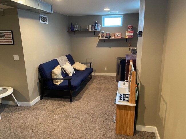 Building Photo - Single Family Home Available August 5th!