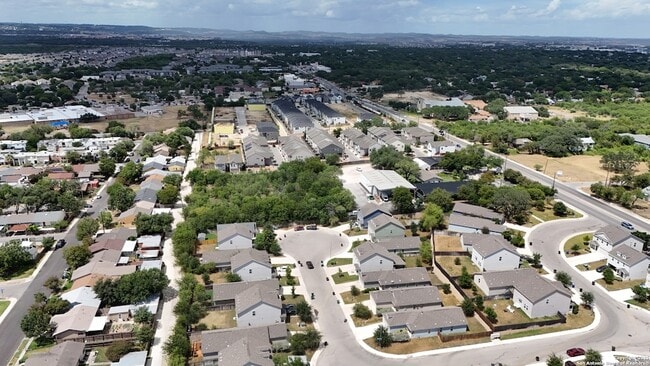 Building Photo - 11326 Babcock Bnd