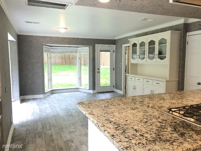 Building Photo - 5 br, 3 bath House - 2913 Pacific Ct