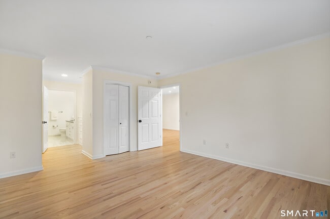 Building Photo - 51 Forest Ave