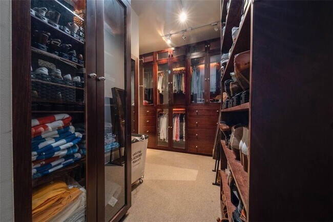 Building Photo - 6 White St NW