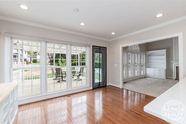 Building Photo - Meticulous Four Bedroom Dream Home!