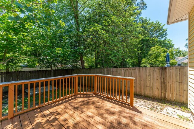 Building Photo - 1697 Glenwood Ct