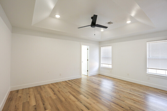 Building Photo - 2901 SW 8th St