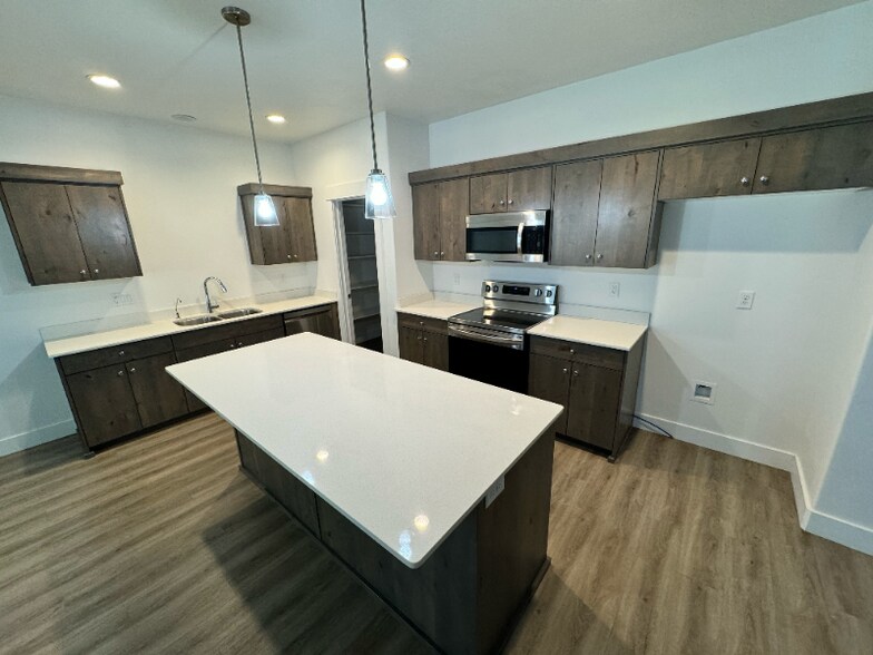 Building Photo - 2080 W 1755 S