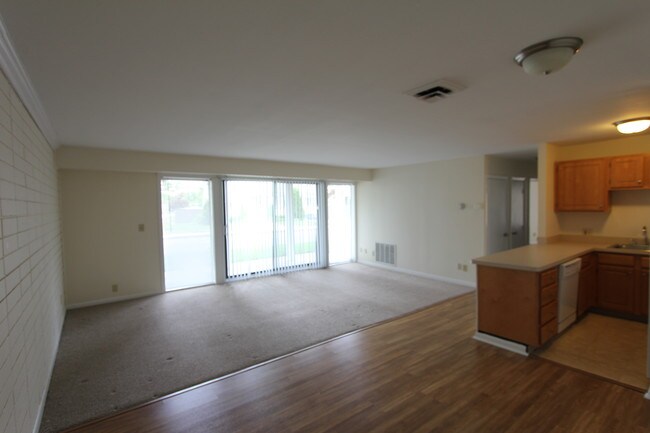 Building Photo - 105 Westgate Dr
