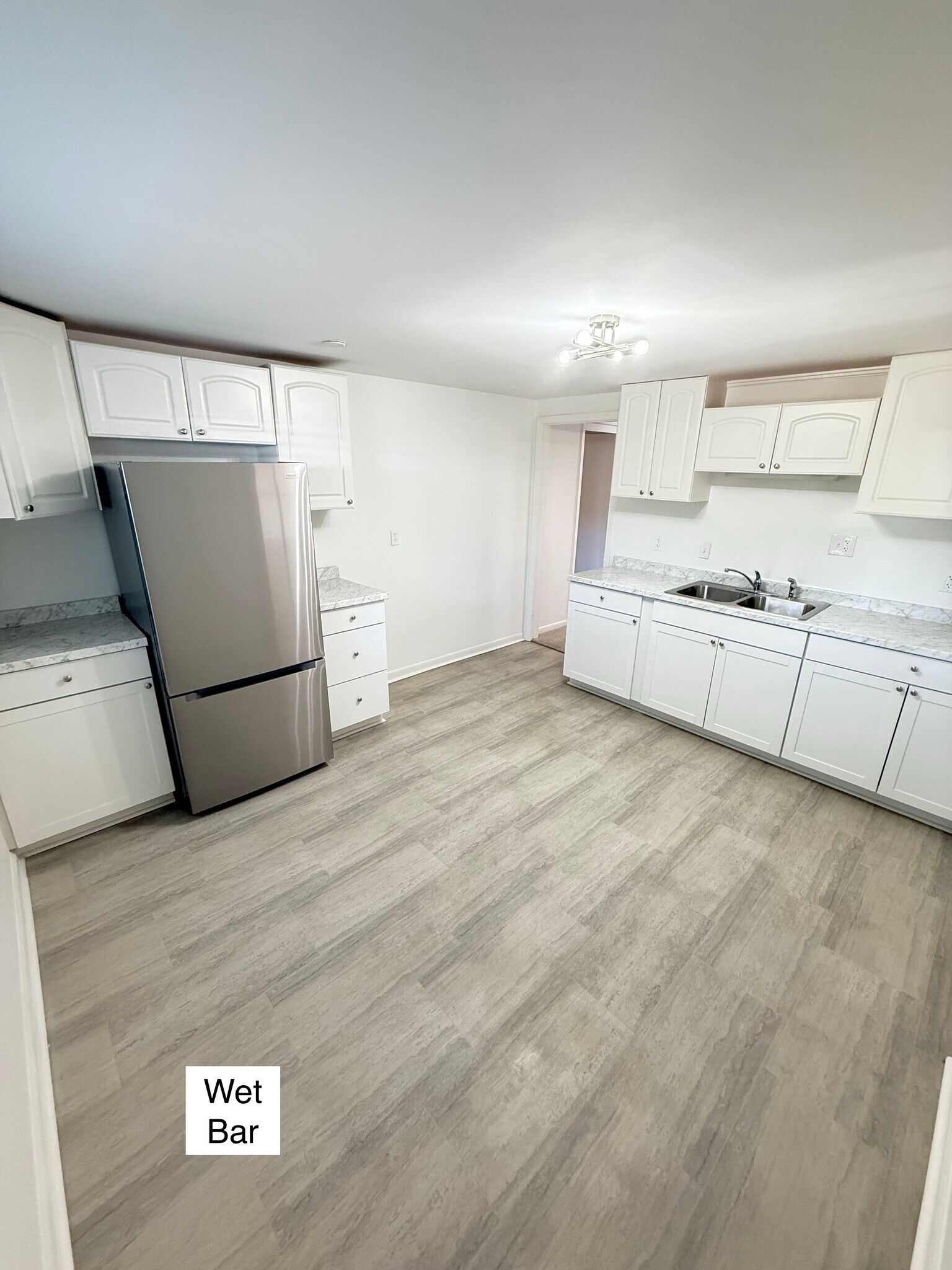 Building Photo - 214 Rosehill Dr