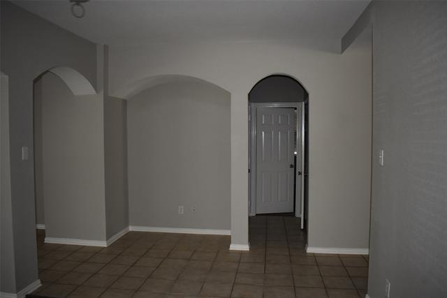 Building Photo - 5804 Mariposa Dr