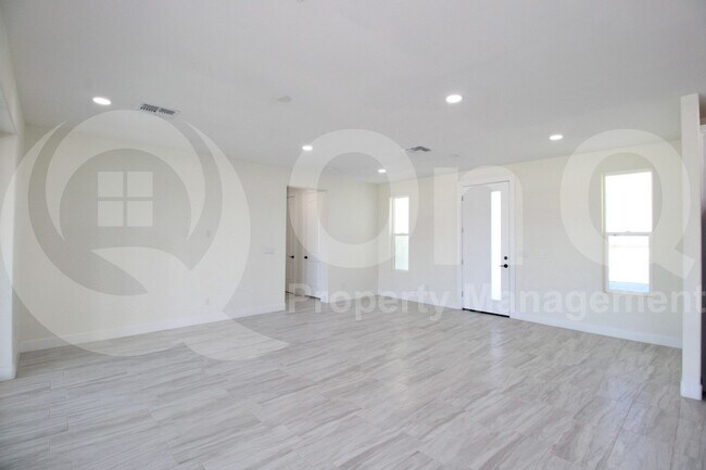 Building Photo - 22536 W Huntington Dr