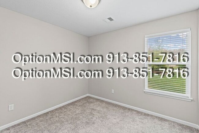 Building Photo - Beautifully Updated Liberty Home in a Prime Location!