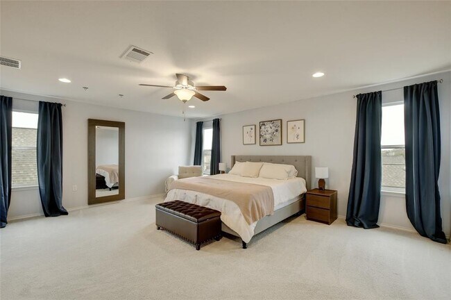 Building Photo - 9017 Norwich Castle