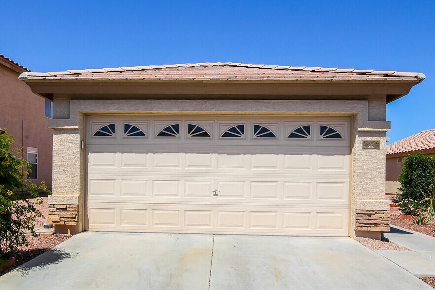 Primary Photo - 12654 W Paradise Dr