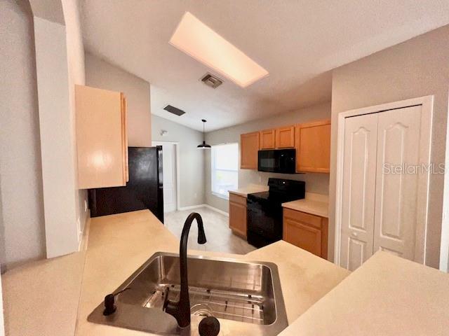 Building Photo - 14736 Huntley Dr