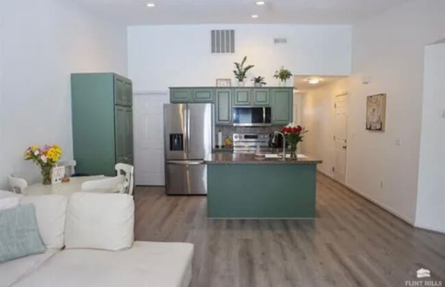Building Photo - ADORABLE DUPLEX CLOSE TO EISENHOWER M.S!