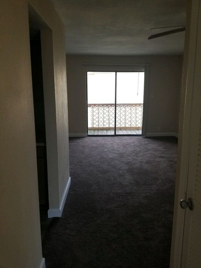 Building Photo - 260 W Van Fleet Dr