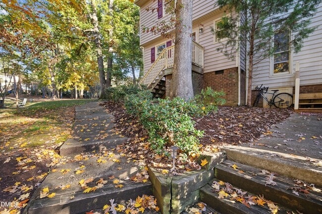 Building Photo - 6422 English Oaks Dr