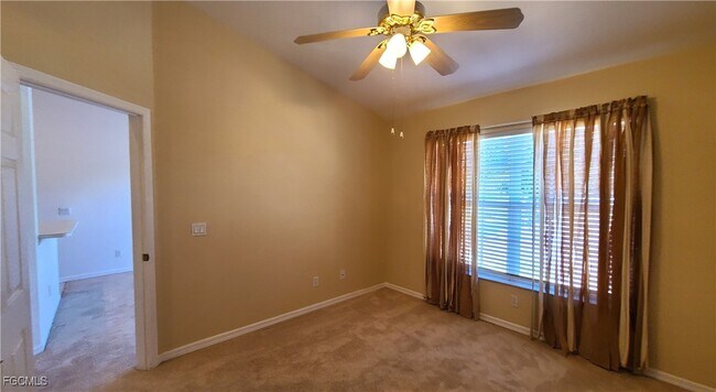 Building Photo - 14571 Daffodil Dr