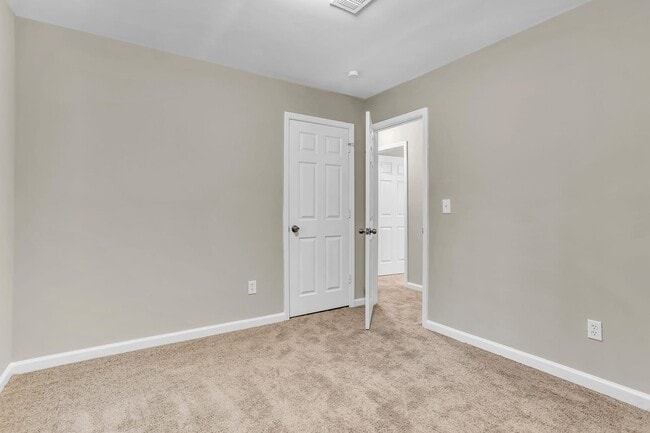 Building Photo - 755 Forest Path