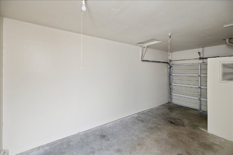 Building Photo - 8849 Len Ct