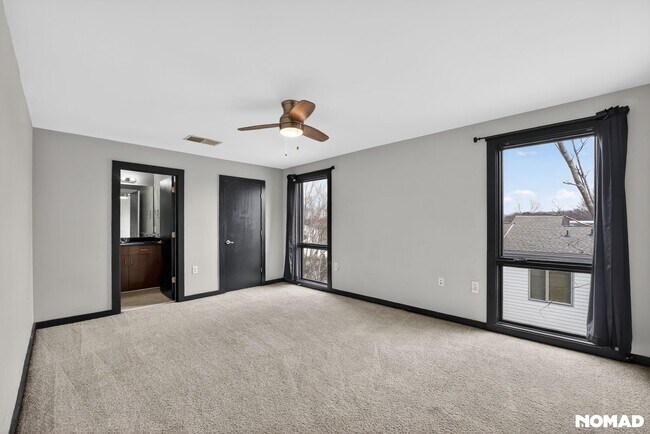 Building Photo - 1273 MacKintosh pknw