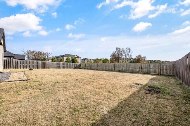 Building Photo - 2016 W Chandler Ave