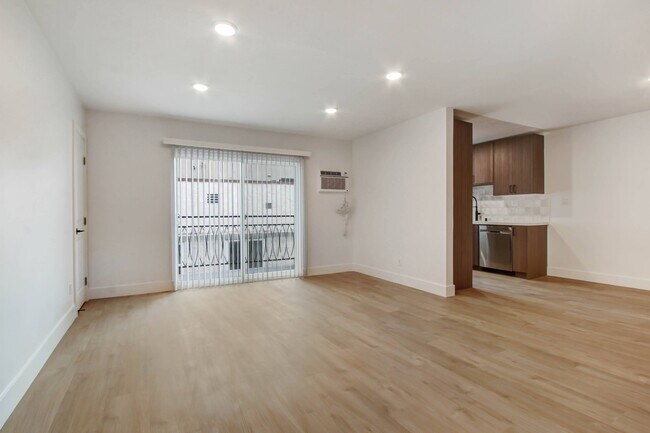 Building Photo - 1140 N Ogden