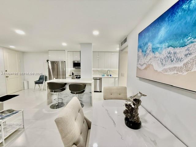 Building Photo - 1100 Alton Rd