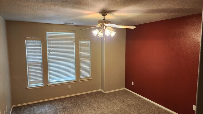 Building Photo - 20218 Mammoth Falls Dr