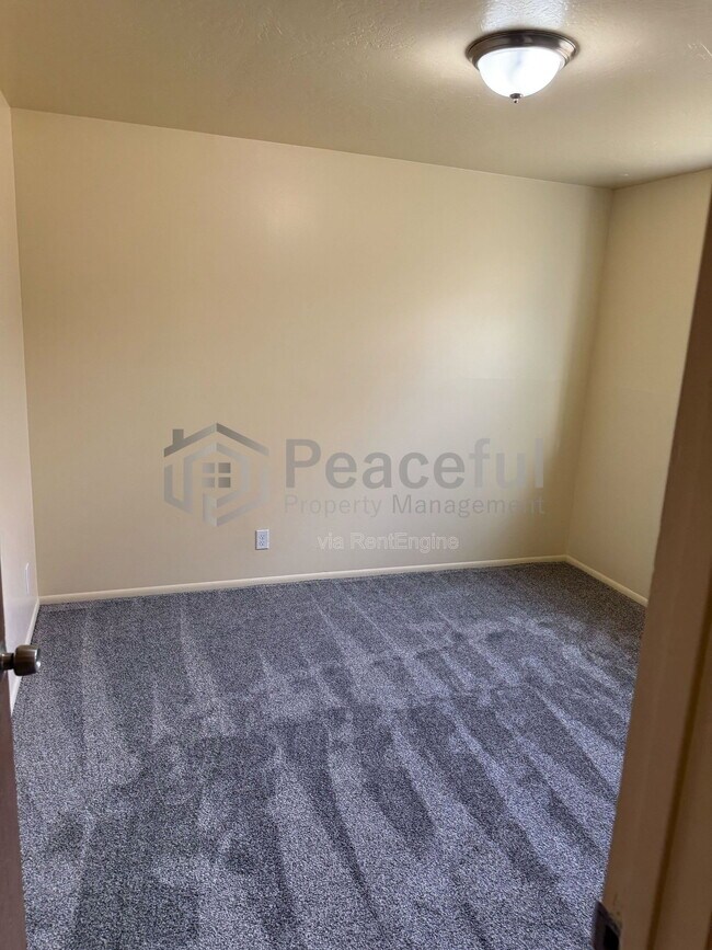 Building Photo - 4693 S Arlington Park Dr