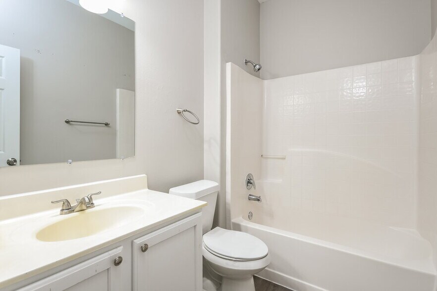 Building Photo - 2716 Port Ct