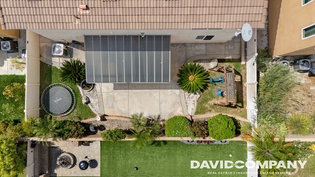 Building Photo - 1105 N Yucca Ave