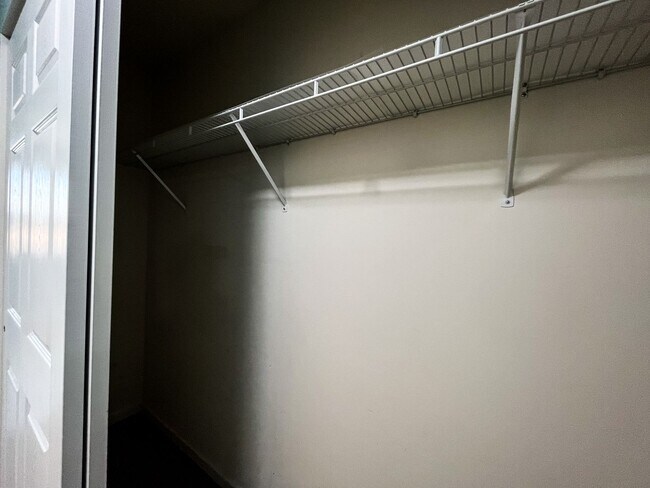 Building Photo - Gorgeous 4 Bedroom, 2 1/2 Bathroom Home in...