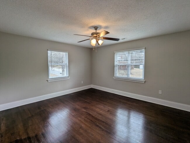 Building Photo - 508 Mahaley Ave