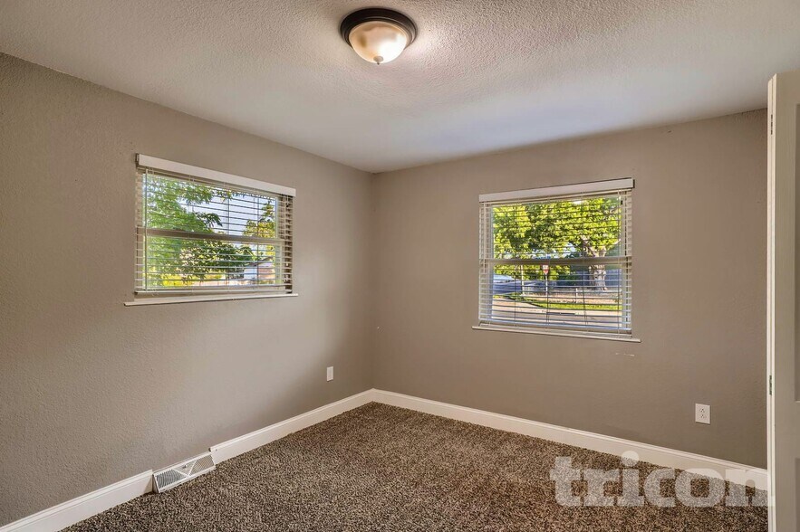 Building Photo - 895 S Garrison St