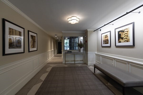 Building Photo - 72 Mt Vernon St