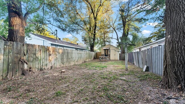 Building Photo - "Cozy 1-Bed Oasis in Springdale: Perfect B...