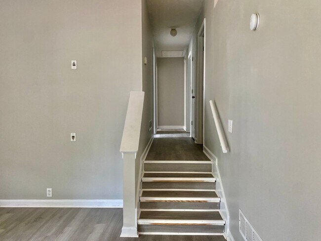 Building Photo - Dallas Rental